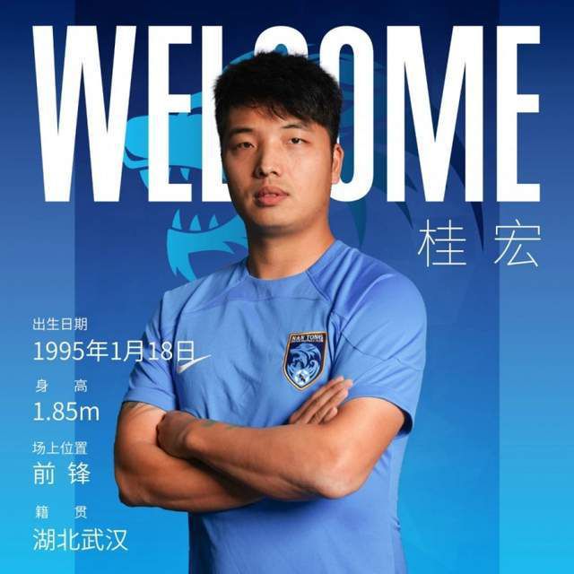 主演新剧《肯尼迪》聚焦著名政治家族 2 堪比时装周!