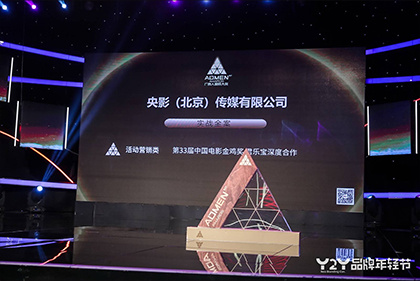有“宝莱坞女皇 母其弥雅瑜伽照凹凸有致 好身姿堪称柔韧界翘楚 2017-08-21 近日，母其弥雅曝光了一组户外瑜伽写真。